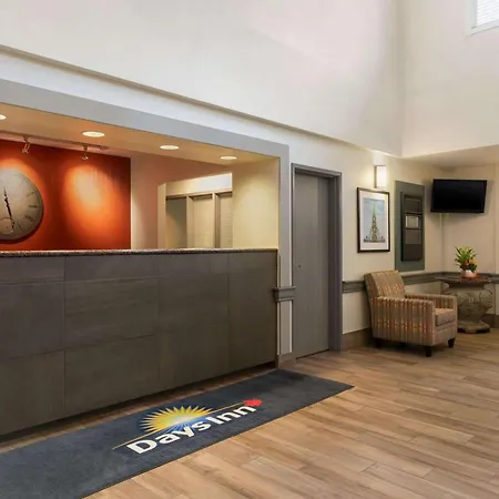 Days Inn By Wyndham Ottawa Airport-2