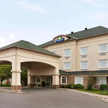 Days Inn By Wyndham Ottawa Airport-3